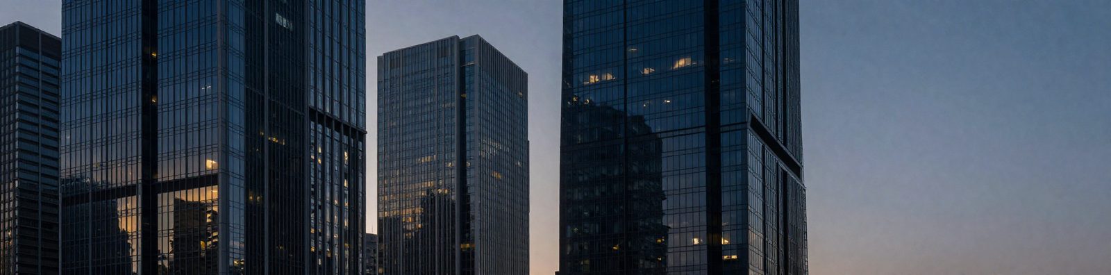 Skyline noturno de edifícios corporativos